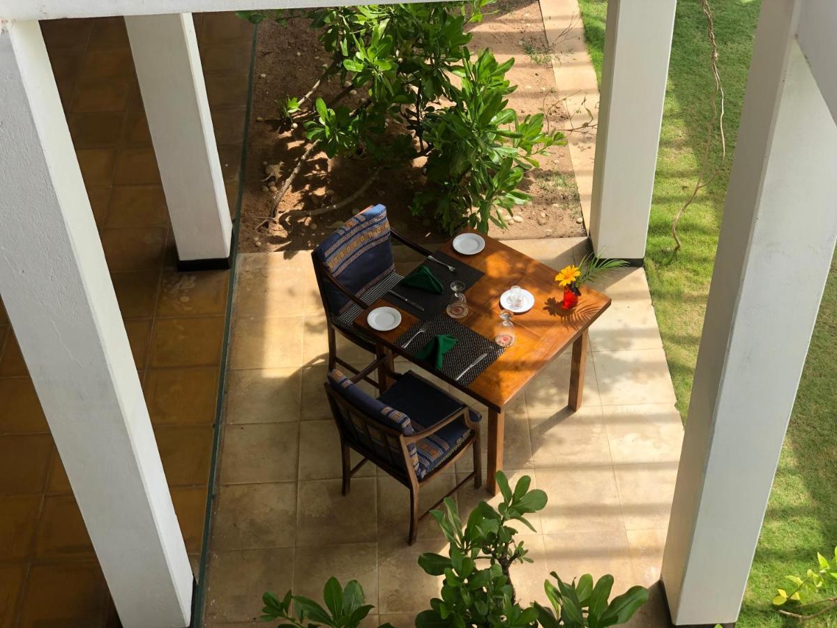 Turtle Bay Boutique Hotel Тангалла Экстерьер фото